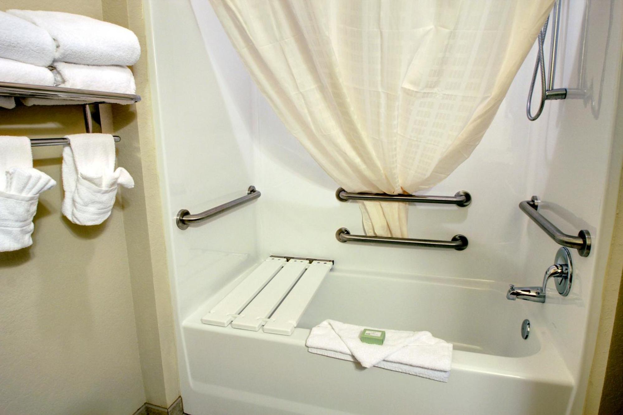 Cobblestone Hotel & Suites - Beulah Rom bilde